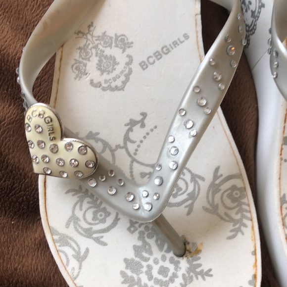 BCBGflip flops - Picture 2 of 4